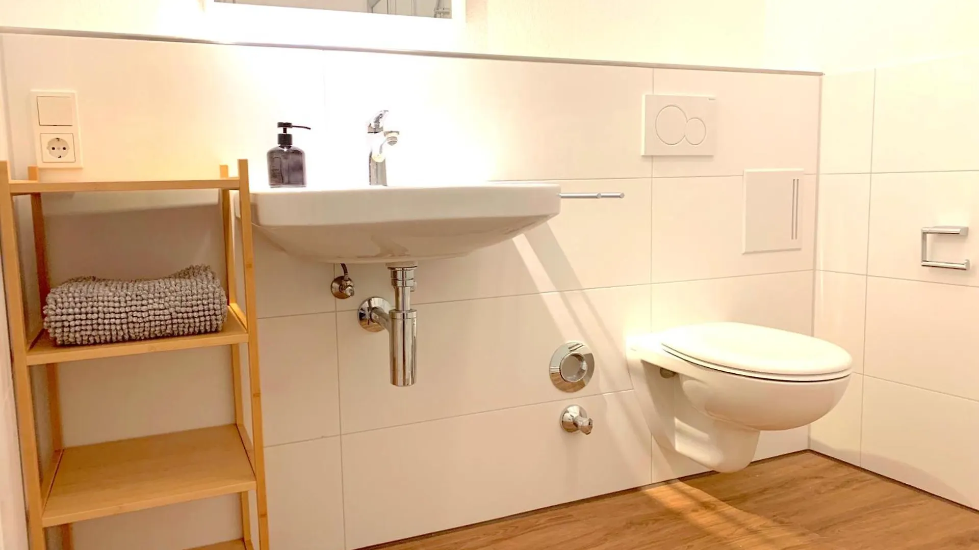 Apartment In Koeln / Cologne Mit Allem Drum Und Dran