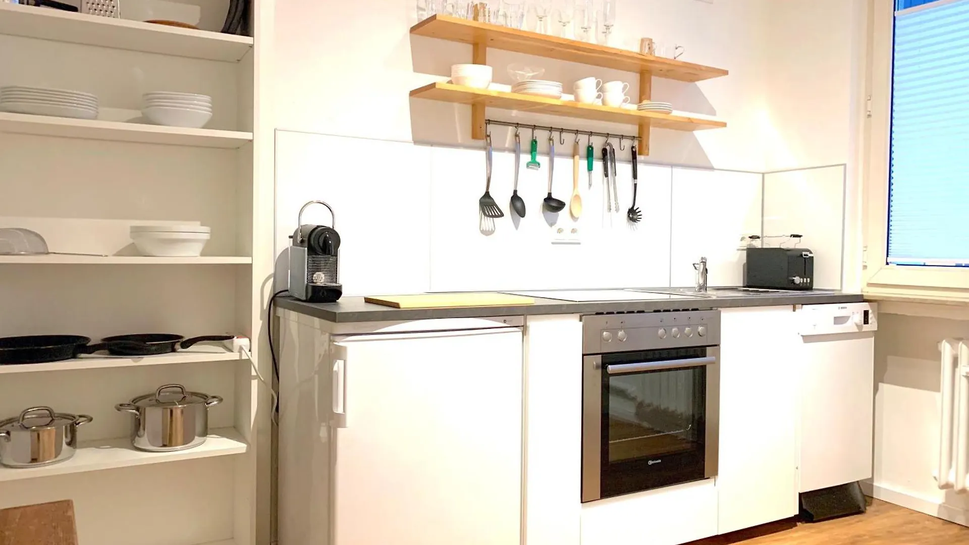 Apartment In Koeln / Cologne Mit Allem Drum Und Dran 0*,  Germania